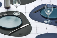 Set de table curve réversible - 6 pièces - Cuir recyclé bleu nuit et gris anthracite